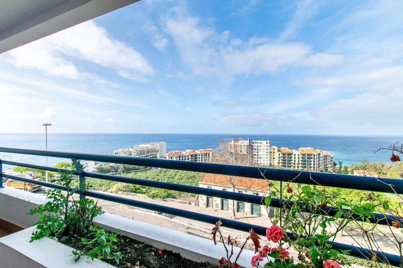 Sea And Sunset View Apartment In Funchal ภายนอก รูปภาพ