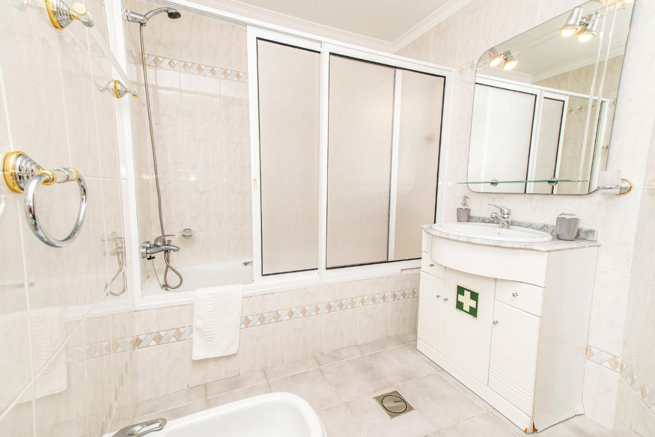 Sea And Sunset View Apartment In Funchal ภายนอก รูปภาพ